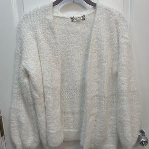 PINKROSE BRAND. White sweater. NEW.